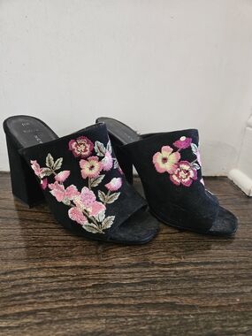 New Look Black Suede-Look Embroidered Floral Block Heel Mules